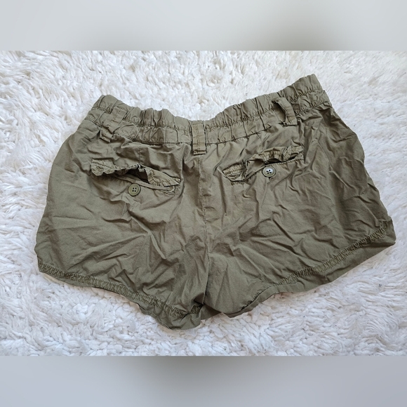 Gap Olive Green Women's Shorts - Picture 2 of 7